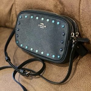 Coach CROSSBODY POUCH WITH RAINBOW RIVETS F34315)